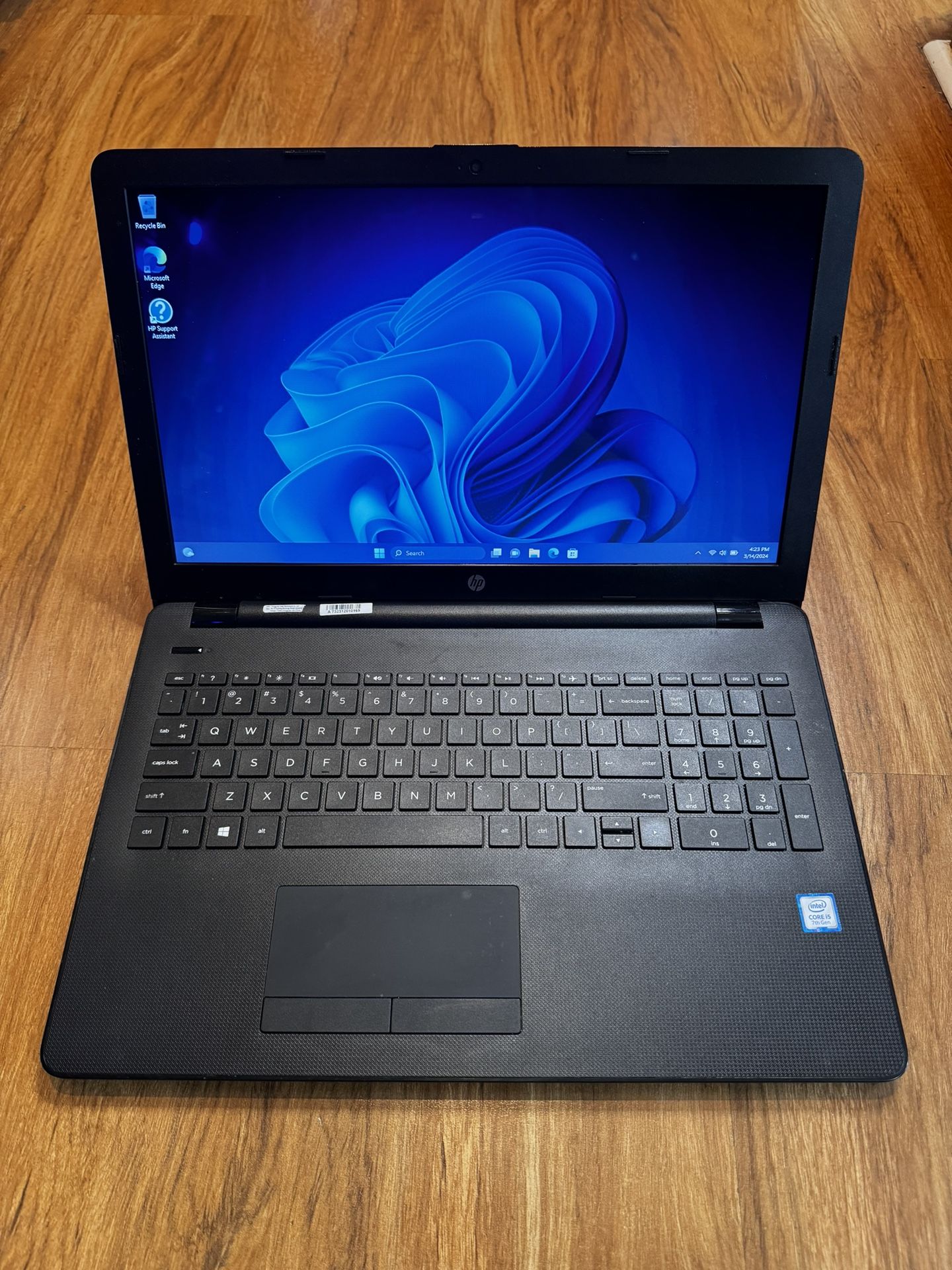 HP 15 Touch Screen NoteBook core i5 7th gen 8GB Ram 256GB SSD Windows 11 Pro 15.6” Touch Screen Laptop with charger in Excellent Working condition!!!!