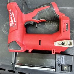 Milwaukee M12 Pin Nailer