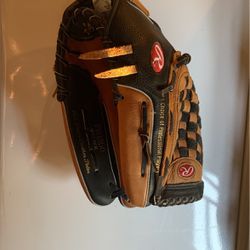 Rawlings 13 1/2” Softball glove