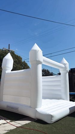 Bounce castle house