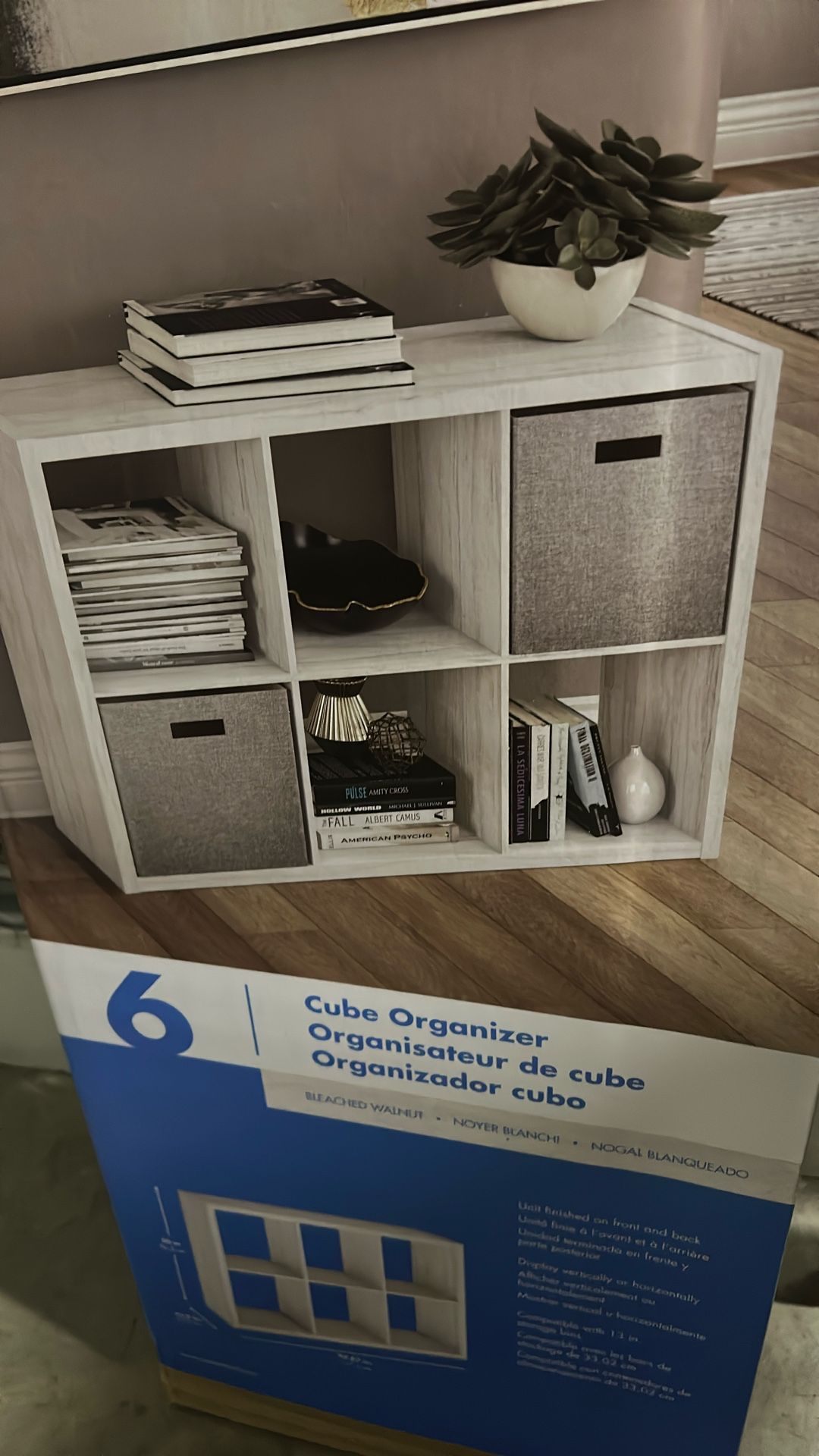 6 Cube Organizer Storage Shelf - in box