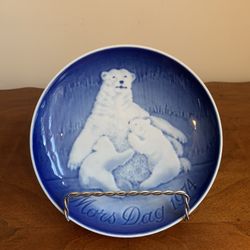 Royal Copenhagen Bing Grondahl Denmark Polar bear plate Mors Day Mother’s Day 1974 6” diameter 