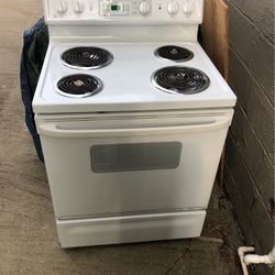 Electric Stove (this Weekend For Sale !)