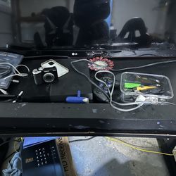 Large Lg Flat Screen Tv Tv Mount Not Included 