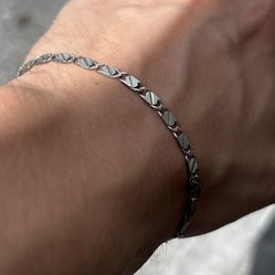 Beautiful 925 sterling silver bracelet 7 inch
