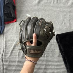 All Black A2000 Infield Glove 