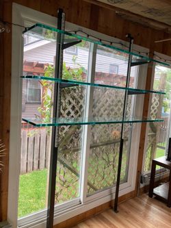 Glass shelving unit
