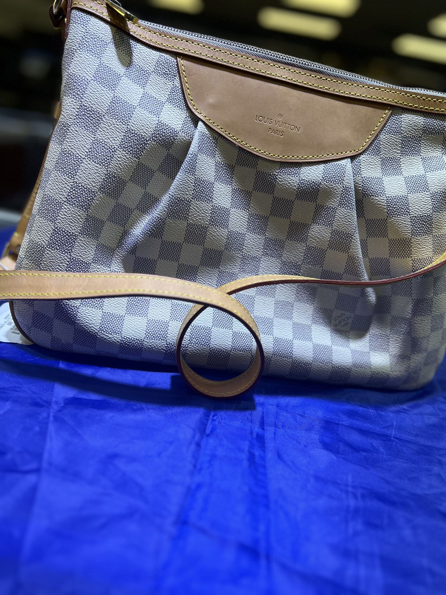 Louis Vuitton Siracusa mm for Sale in Greensboro, NC - OfferUp