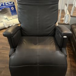 Human Touch Massage Recliner 