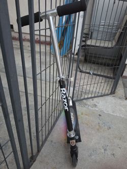 Razor Kick Scooter Black