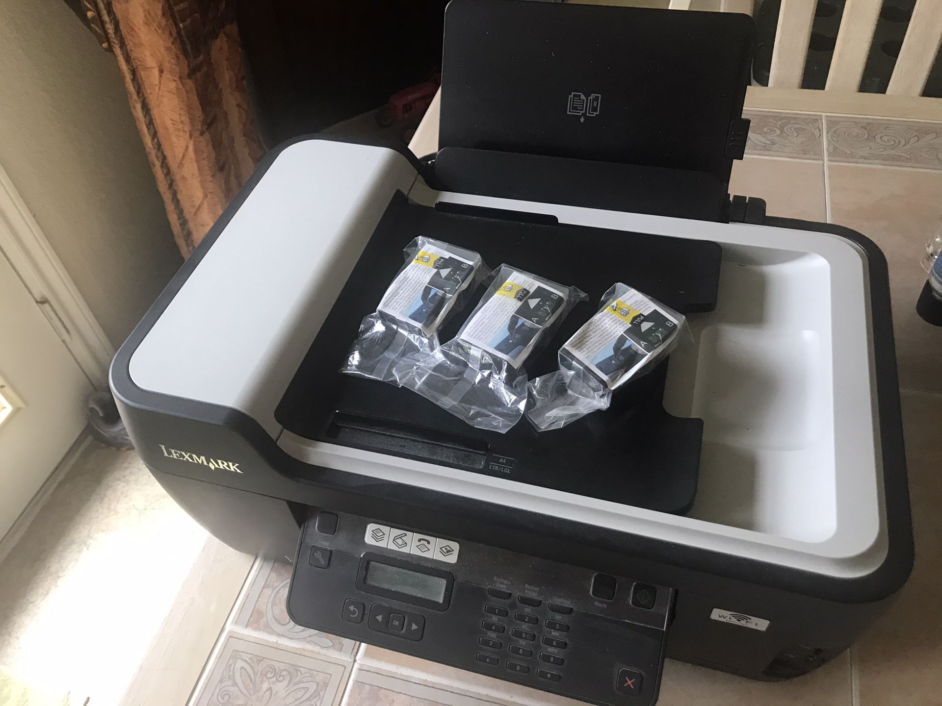 Lexmark wireless color printer w/ 3 black ink cartridges WORKS