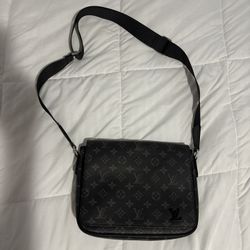 Lv messenger bag