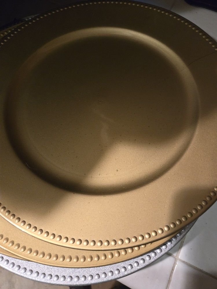 Free Cracked Charger Plates