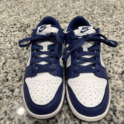 Nike Dunks size 8.5
