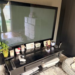 Tv and Tv stand 
