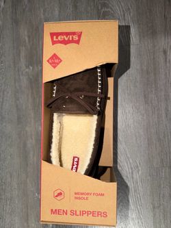 Levi’s men slippers size 9.5 - 10.5