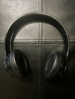 Beats Solo3 Wireless Headphones (Read Description)