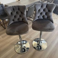 Adjustable bar stools (2 pcs)