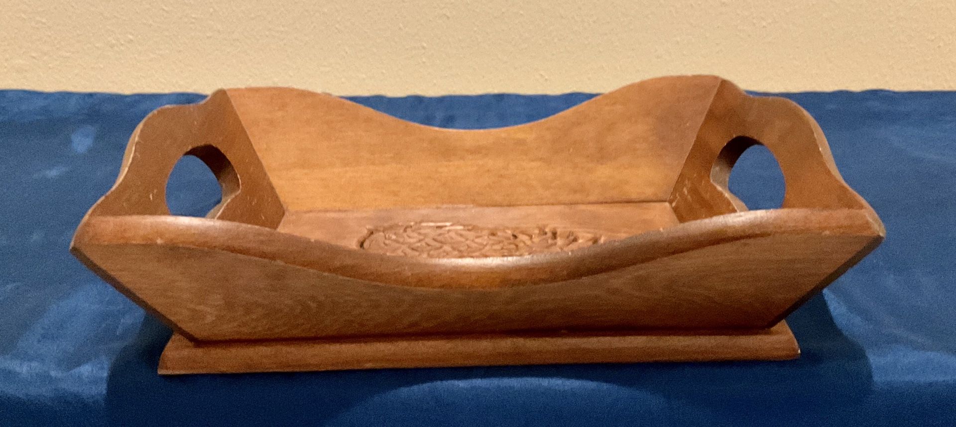 Vantage Rectangular Wooden Hospitality Tray with Carved Pineapple