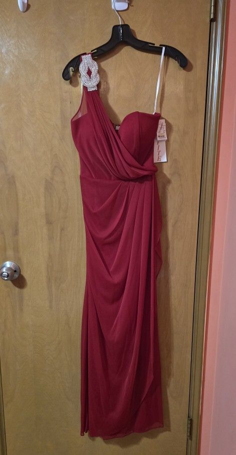 NEW Camille La Vie Elegant One Shoulder Red Evening Gown with Draped Design