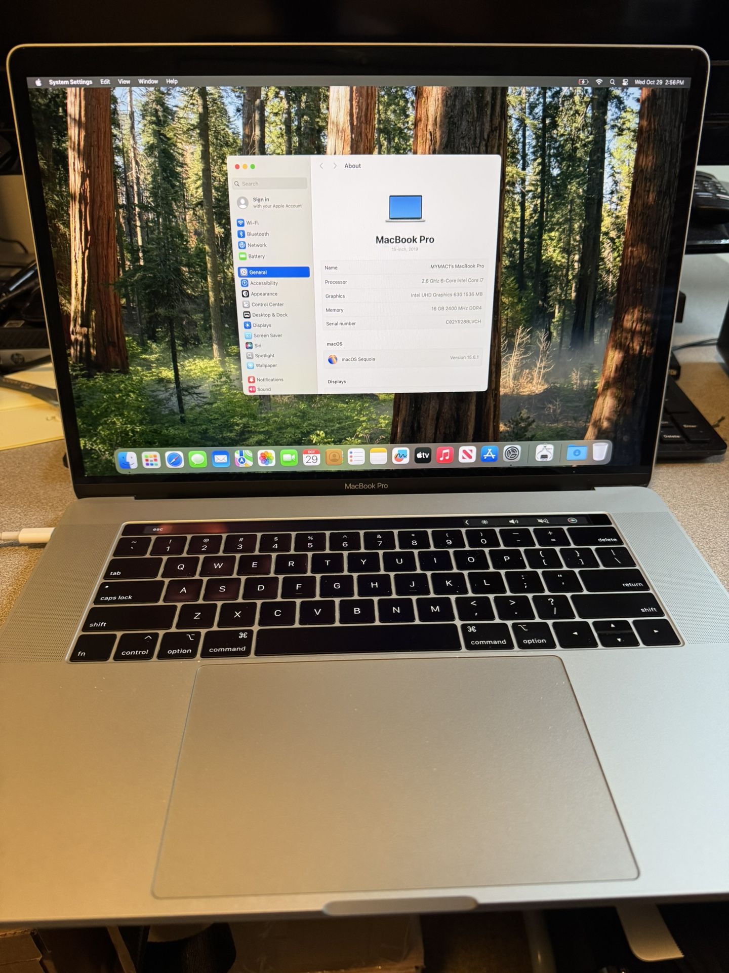 Apple MacBook Pro 2019 (15-inch) w/ Touch Bar i7 Super Fast!!! Factory reset 