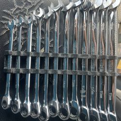 Matco 12pc 90 tooth ratchet wrenches 19-8mm great condition retails 446 off Matco selling $225 firm