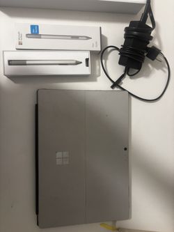 Microsoft Surface Pro 5 Bundle – 2 Keyboards, Pen, Charger, Box (Cracked Screen)