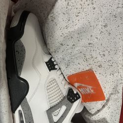Air Jordan 4 White cement New Size 11