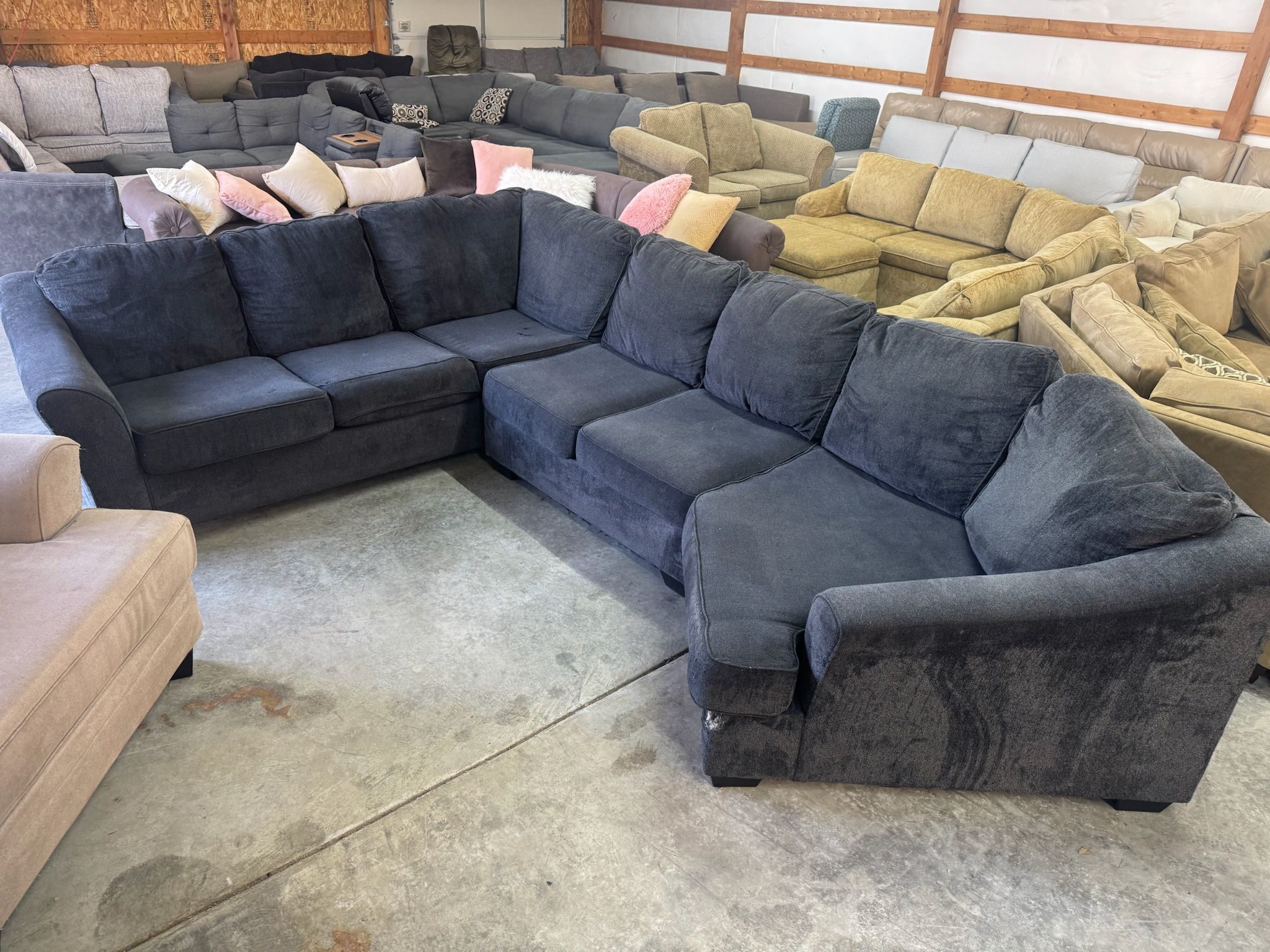 Sectional Couch (WE DELIVER)