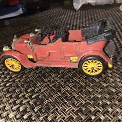 VINTAGE TOY CAR