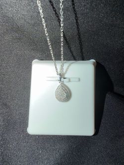 0.31ct natural Diamond Teardrop Pendant Necklace
