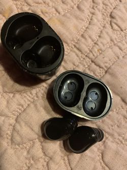 Little wireless headphones
