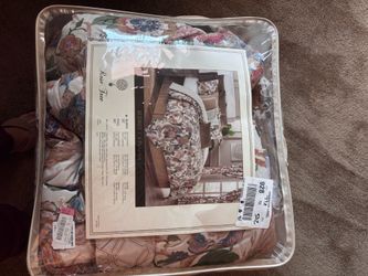 Queen size comforter brand new