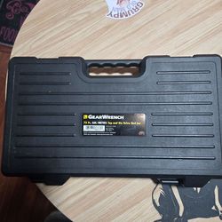 (New) GearWrench tap and die set