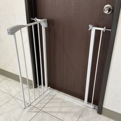 (New in box) $40 Baby Gate 35-inch Tall for 29-32 inches Wide Doorways Stairs, Walk Thru Metal Pet Dog Safety Fence 