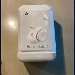 Beats Solo 4 (unopened) 