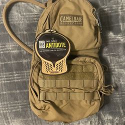 CamelBak Maximum Gear Backpack MULE 100oz  3L.  Long new