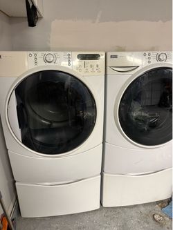 Washer and dryer on pedestal