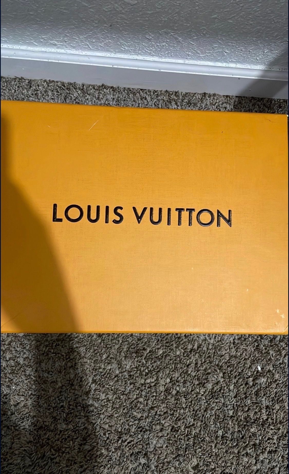 LOUIS VUITTON