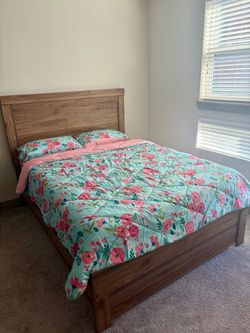 Complete Queen Bedroom Bundle – Frame, Box Spring, Pillows & Paris Canvas Art