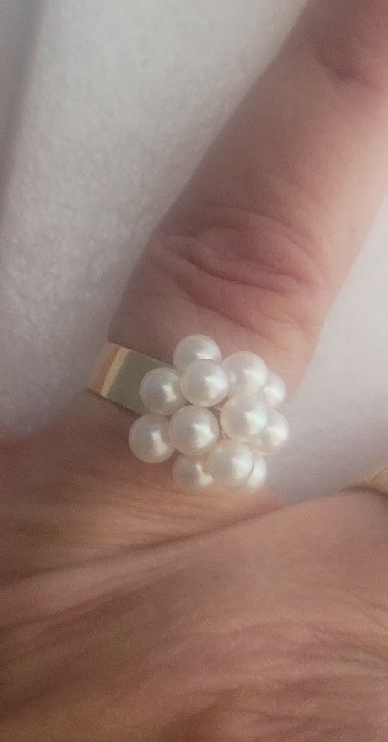 Gorgeous 14K Gold Pearl Ring