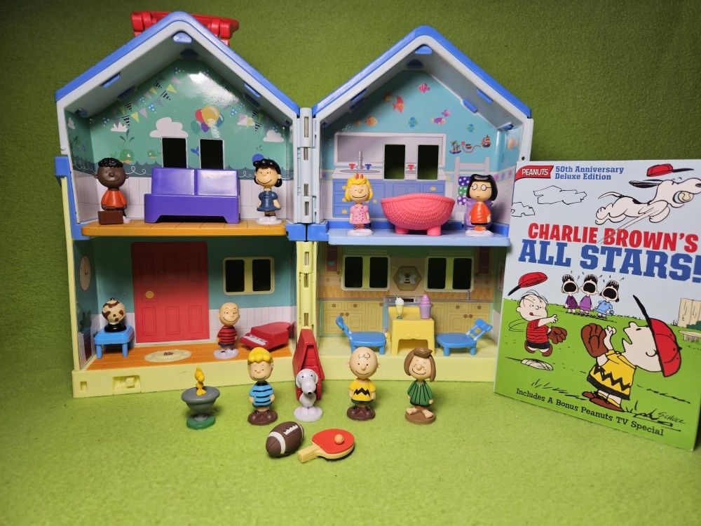 Peanuts: Charles Brown & Friends Playhouse