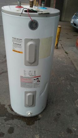 40 gallon electric hot water heater GE refurbishedi