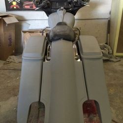 Harley Davidson 6″ Trendsetter Extended Saddlebag LED Fender Kit – No Cut Outs Lids / 2014 – 2018