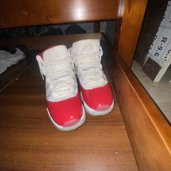 Jordan 11 Retro Cherry (2022) (GS)