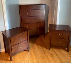 Dresser & Nightstand Bedroom Set