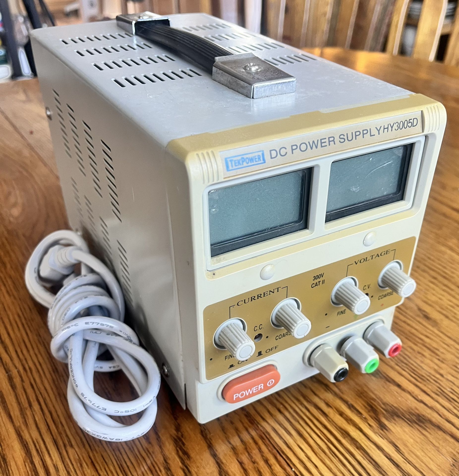 TekPower DC Regulated Power Supply HY3005D