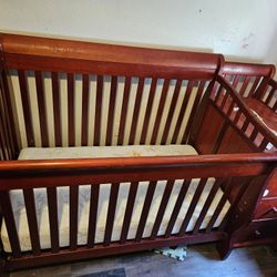 Wooden Crib With Changing Table