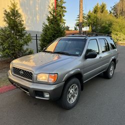 2001 Nissan Pathfinder Sport (Fully Loaded!!! 4X4)