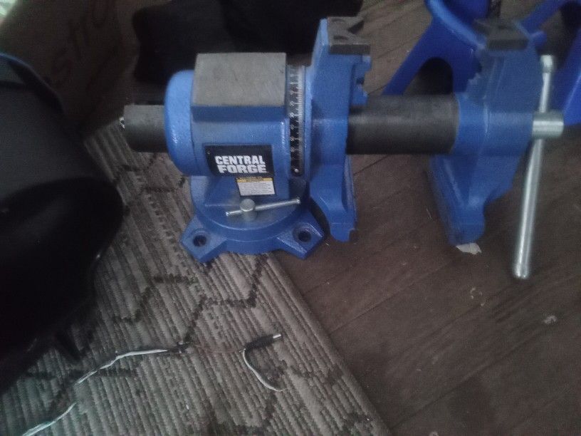 Central Forge Multipurpose Vise